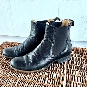 Women’s FRYE Black Leather Chelsea Bootie